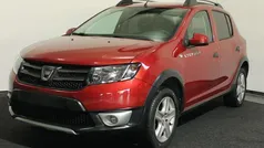 Rood Gebruikt 2016 Dacia Sandero Stepway Hatchback | € 7.950 (Eerlijke prijs)