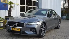Gebruikt 2020 Volvo S60 R-Design Sedan | € 28.950 (Eerlijke prijs)