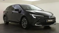 Zwart Gebruikt 2023 Toyota Corolla Edition Stationwagen | € 25.899 (Eerlijke prijs)