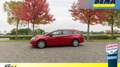 Rood Gebruikt 2022 Opel Astra Edition Stationwagen | € 13.250 (Super prijs)