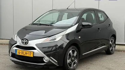 Occasion 2014 Toyota Aygo X-play Hatchback | € 7.950 (Eerlijke prijs)