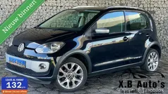 Zwart Gebruikt 2015 VW cross up! Hatchback | € 7.990 (Goede deal)