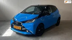 Blauw Gebruikt 2016 Toyota Aygo X-cite Hatchback | € 7.499 (Eerlijke prijs)