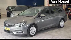 Grijs Gebruikt 2020 Opel Astra Business Edition Hatchback | € 13.445 (Eerlijke prijs)