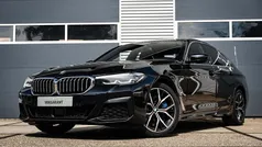 Zwart Gebruikt 2021 BMW 545e Executive Sedan | € 44.999 (Eerlijke prijs)