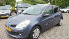 Gebruikt 2005 Renault Clio II Hatchback | € 2.250 (Eerlijke prijs)