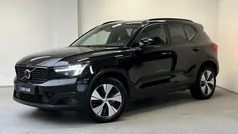 Zwart Gebruikt 2022 Volvo XC40 Plus SUV | € 34.195 (Eerlijke prijs)