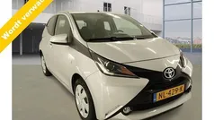 Gebruikt 2017 Toyota Aygo X-play Hatchback | € 9.899 (Eerlijke prijs)