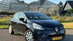 Zwart, metallic lak Gebruikt 2018 Renault Clio IV Intens Hatchback | € 9.490 (Eerlijke prijs)