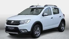 Gebruikt 2017 Dacia Sandero Lauréate Hatchback | € 11.799 (Eerlijke prijs)