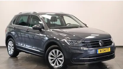 Grijs Occasion 2022 VW Tiguan Business SUV | € 30.949 (Super prijs)