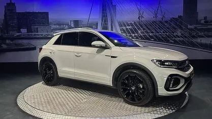 Grijs Occasion 2024 VW T-Roc R-line Edition SUV | € 35.895 (Eerlijke prijs)