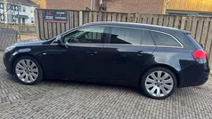 Zwart (metallic) Gebruikt 2012 Opel Insignia Sport Stationwagen | € 4.950 (Eerlijke prijs)
