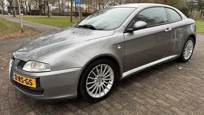 Occasion Alfa Romeo GT Distinctive 140 PK (102 kW) 2005 Grijs Coupé