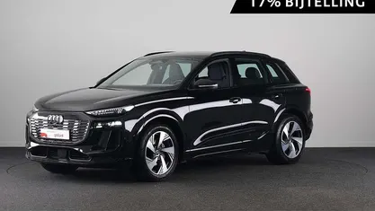 Occasion 2025 Audi Q6 e-tron Performance SUV | € 64.449 (Eerlijke prijs)