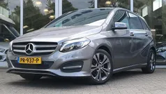 Grijs Gebruikt 2017 Mercedes B180 Business MPV | € 18.450 (Eerlijke prijs)