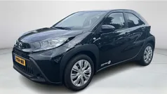 Gebruikt 2024 Toyota Aygo Play Hatchback | € 17.740 (Eerlijke prijs)