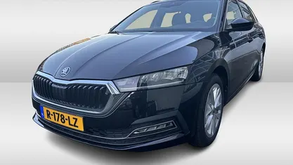 Gebruikt 2021 Skoda Octavia Style Stationwagen | € 23.950 (Eerlijke prijs)