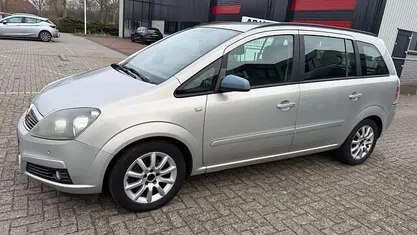 Occasion Opel Zafira 105 PK (77 kW) 2008 Grijs MPV