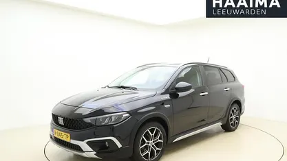 Zwart Gebruikt 2022 Fiat Tipo Cross Stationwagen | € 22.950 (Eerlijke prijs)