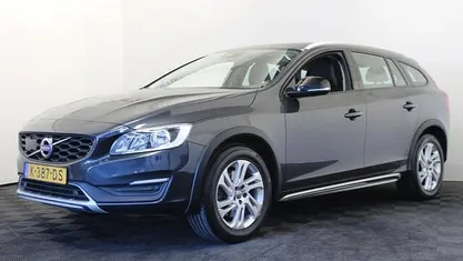 Occasion Volvo V60 CC Momentum 150 PK (110 kW) 2016 Stationwagen
