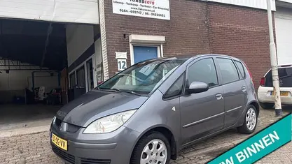 Occasion Mitsubishi Colt Invite 95 PK (69 kW) 2006 Grijs (metallic) Hatchback