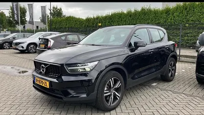 Zwart Gebruikt 2022 Volvo XC40 R-Design SUV | € 37.940 (Goede deal)