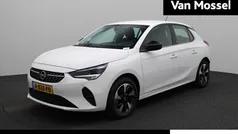 Wit Gebruikt 2022 Opel Corsa-e Elegance Hatchback | € 17.940 (Eerlijke prijs)