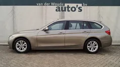 Grijs Gebruikt 2018 BMW 318 Executive Stationwagen | € 18.900 (Eerlijke prijs)