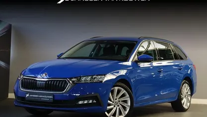 Blauw Occasion 2025 Skoda Octavia Business Line Stationwagen | € 23.885 (Super prijs)