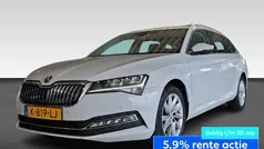 Wit Gebruikt 2021 Skoda Superb Business Line Stationwagen | € 20.990 (Eerlijke prijs)