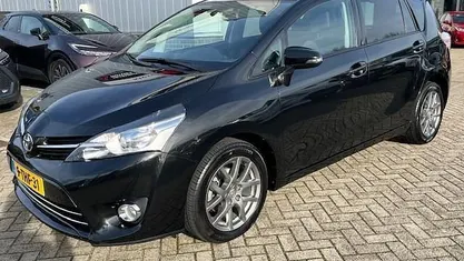 Zwart Gebruikt 2014 Toyota Verso Business Edition MPV | € 15.450 (Eerlijke prijs)