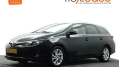 Zwart Gebruikt 2017 Toyota Auris Hybrid Stationwagen | € 14.900 (Eerlijke prijs)