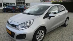 Grijs Gebruikt 2013 Kia Rio Plus Hatchback | € 9.950 (Eerlijke prijs)