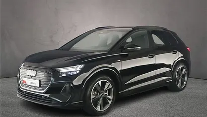Zwart Occasion 2025 Audi Q4 e-tron S-Line SUV | € 47.900 (Eerlijke prijs)