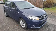 Blauw Gebruikt 2015 Dacia Sandero Ambiance Hatchback | € 5.700 (Eerlijke prijs)