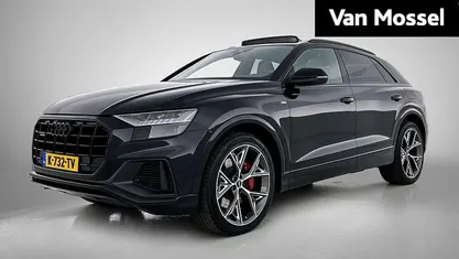 Zwart Occasion 2021 Audi Q8 Competition SUV | € 64.895 (Eerlijke prijs)