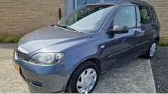 Grijs Gebruikt 2003 Mazda 2 Exclusive MPV | € 750 (Goede deal)