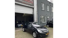 Zwart Gebruikt 2010 Opel Corsa Cosmo Hatchback | € 3.950 (Eerlijke prijs)