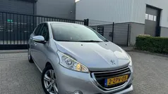 Grijs Gebruikt 2015 Peugeot 208 Allure Hatchback | € 4.799 (Eerlijke prijs)