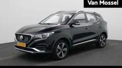 Zwart Gebruikt 2021 MG ZS Luxury Sedan | € 17.495 (Eerlijke prijs)
