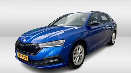 Blauw Occasion 2023 Skoda Octavia Business Line Stationwagen | € 23.450 (Eerlijke prijs)