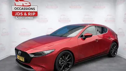 Rood Occasion 2019 Mazda 3 Luxury Hatchback | € 18.950 (Eerlijke prijs)