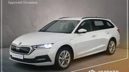 Occasion Skoda Octavia Business Line 204 PK (150 kW) 2024 Wit Stationwagen