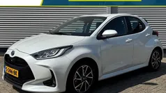 Gebruikt 2023 Toyota Yaris Hybrid Hatchback | € 22.435 (Eerlijke prijs)