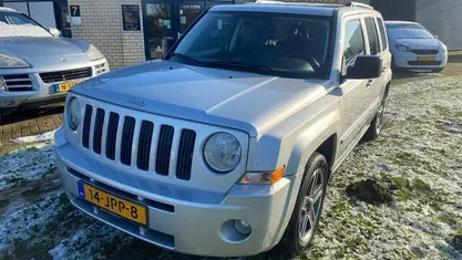 Grijs Gebruikt 2009 Jeep Patriot Limited SUV | € 3.500 (Eerlijke prijs)