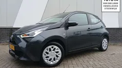 Grijs Gebruikt 2021 Toyota Aygo X-play Hatchback | € 11.200 (Eerlijke prijs)