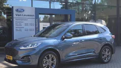 Blauw, metallic lak Gebruikt 2024 Ford Kuga ST-Line SUV | € 31.840 (Eerlijke prijs)
