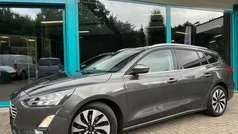 Grijs, metallic lak Gebruikt 2021 Ford Focus Stationwagen | € 17.900 (Goede deal)