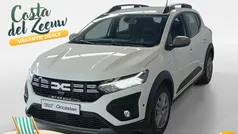 Blanc glacier 369 (licht wit) Gebruikt 2023 Dacia Sandero Expression Hatchback | € 17.495 (Eerlijke prijs)
